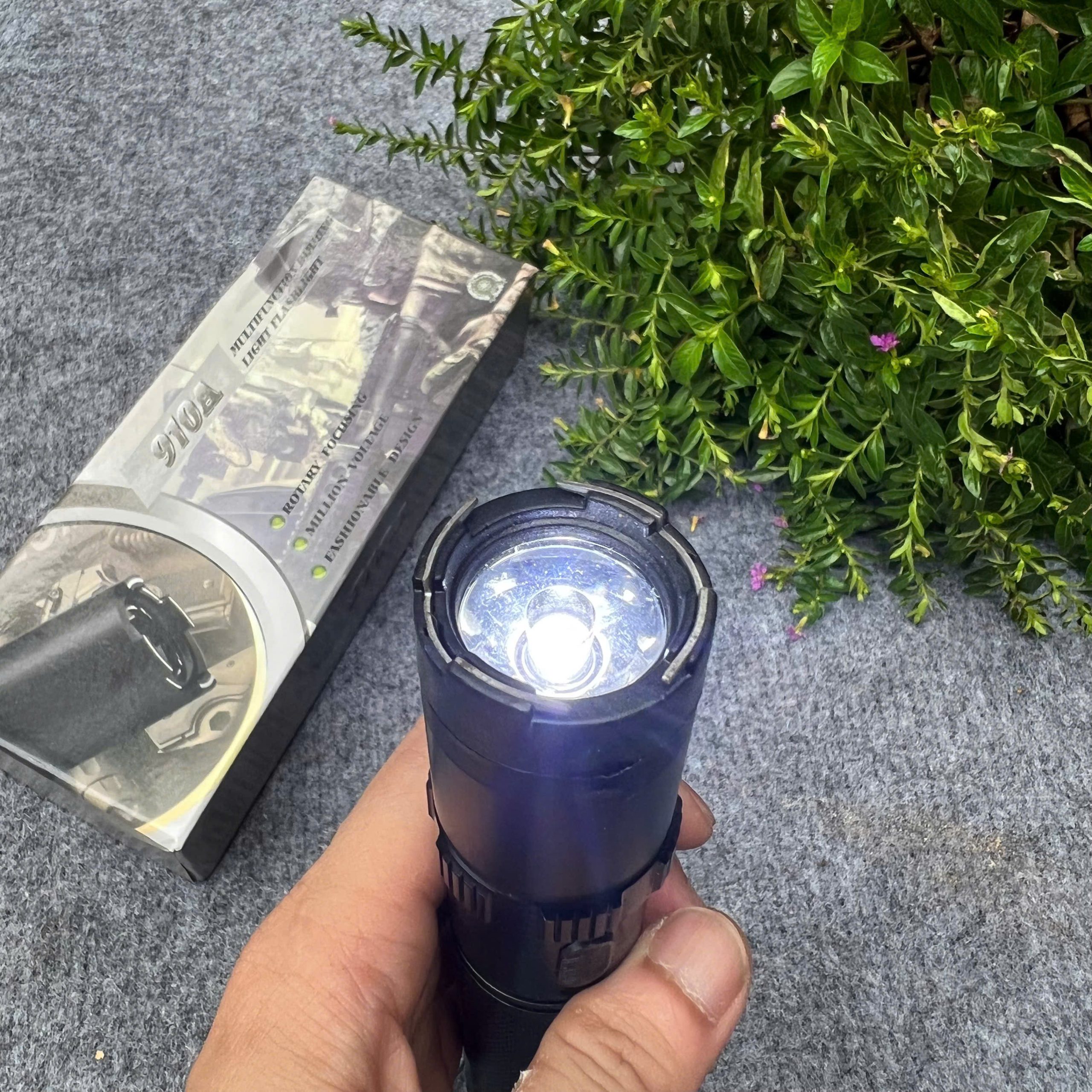 Đèn pin tự vệ 910A - Ảnh 3