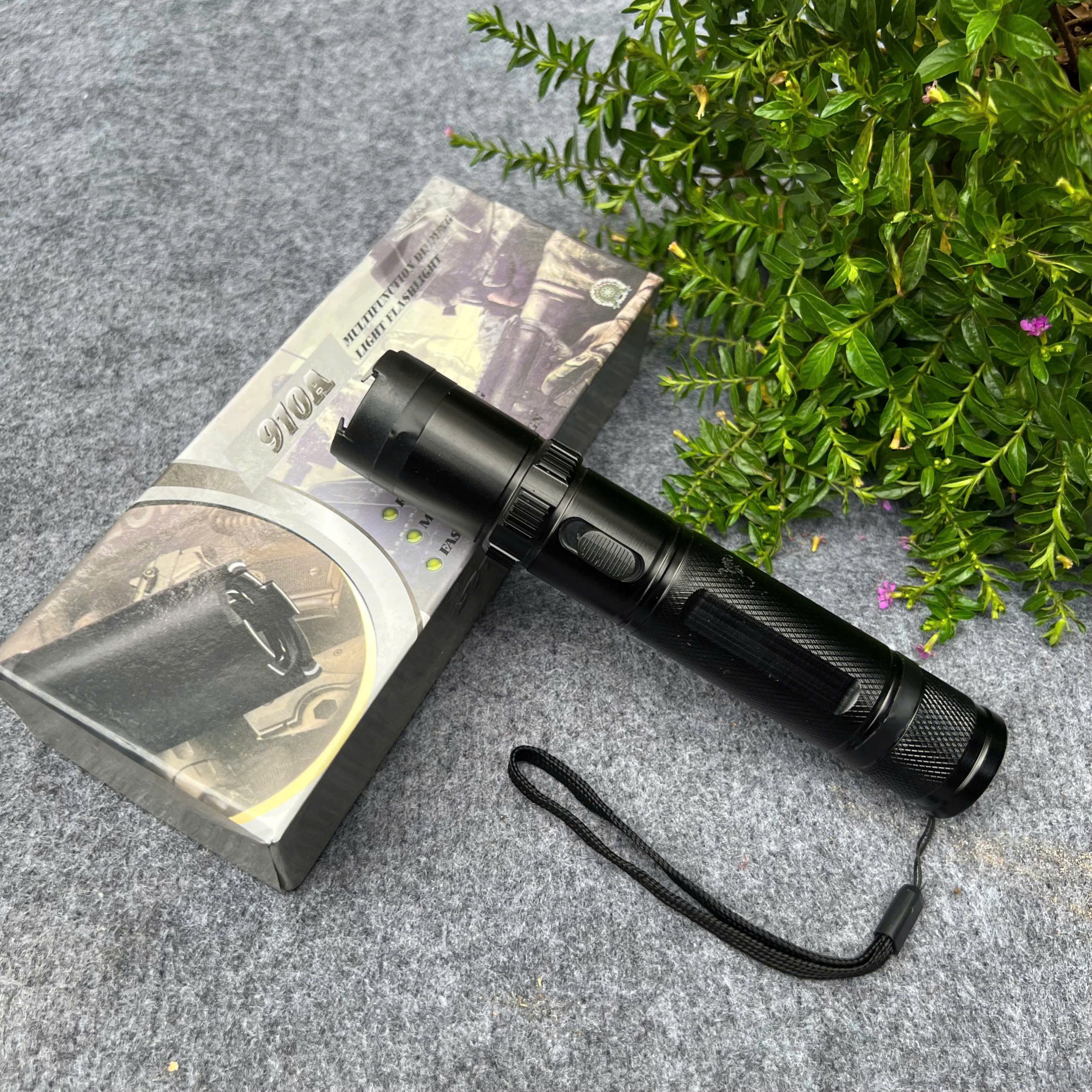 Đèn pin tự vệ 910A